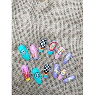 In fake nails IN 89