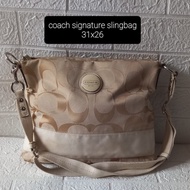 Coach signature slingbag preloved