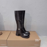Qccc boots with buckles below the side and buckles on the side, smooth leather, worn below the knee,