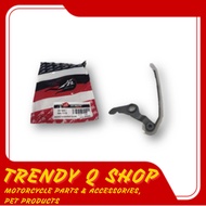 TENSIONER ARM GUIDE WAVE110 (FG)
