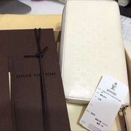 Louis Vuitton/LV /路易登威壓花長夾-M94400奶白色