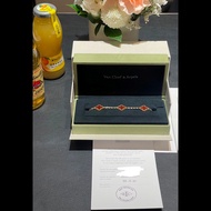 【Pawnable】 (Vca)Van Cleef Classic Red Chalcedony Pork Belly Bracelet
