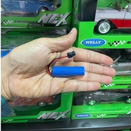 Two Wire Battery Black Jack Size 3.7 V 800 mAh.