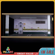 Pelaso 1:18 Scale Diorama Wooden Parking Lot Scene Mini Car Double Garage w/ 120LEDs Lights Collecti