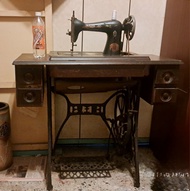復古  腳踏縫紉機古董/傳統/木質/鐵架  功能正常限自取   廉讓 $1688