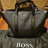 Hugo Boss Helios 粒面牛皮公事包