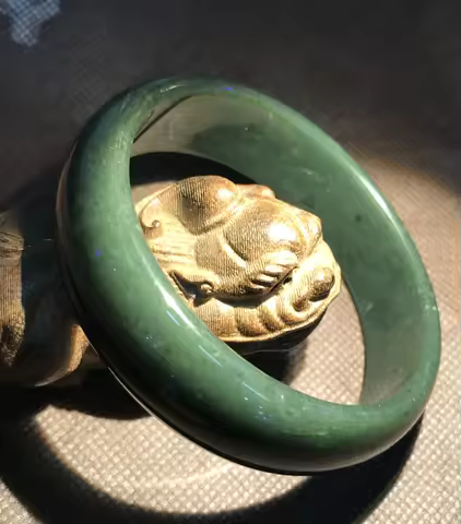 Rare Chinese Old nephrite Black Green jade bangle Carving