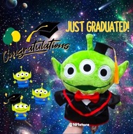 🎓三眼仔 畢業公仔 💯正品‼️三眼仔 畢業公仔 graduation plush alien 三眼仔公仔 現貨