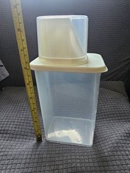 乾糧儲米桶連量杯