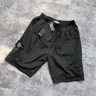 Stone Island ) หินเกาะหินสามสีเย็บปักถักร้อยโลหะเข็มทิศกางเกงขาสั้นชายและหญิงแฟชั่นรายละเอียดคู่