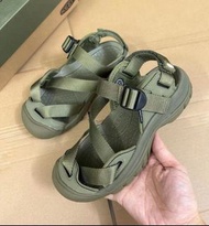 KEEN Zerraport II 戶外一字式扣帶運動涼鞋 軍綠色