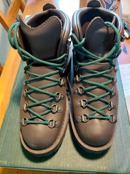 Danner Mountain Light  EE 寬頭