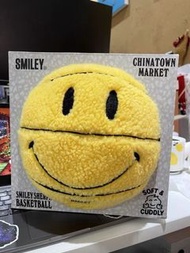 Chinatown market × smiley 籃球毛毛抱枕