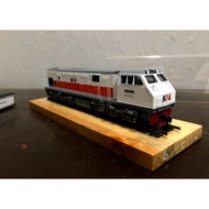 CC203 locomotive miniature with lights, suitable for little one toys or wall decoration