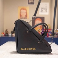 巴黎世家Balenciaga Triangle Bag 黑