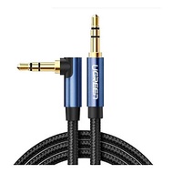 Cáp bẻ góc 90 độ 3.5mm mạ vàng 24K đầu màu xanh bọc kim loại chống nhiễu  2M màu đen Ugreen 112AT601