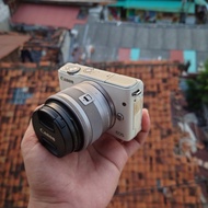 Kamera Mirrorless Canon M10