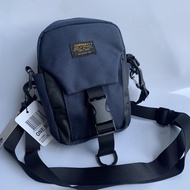 Carhartt 單肩斜挎小包 尺寸19✖️14✖️5cm