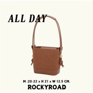 ✅ของแท้💯A treasure  กระเป๋า ขนาดกลาง ATB All Day Treasure  Bag กระเป๋าสะพายข้าง 2 / colors