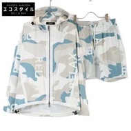 Uno Piu Uno Uguale Tre 多色迷彩拉鍊派克大衣和短褲套裝，L 碼（二手）