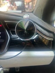 車用無線充電器