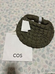 COS Quilted Shoulder Bag 雲朵包｜Khaki green 軍綠色