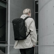 【DOUGHNUT】15吋 防潑水 大後背包 Sturdy 水壺格 男生背包-黑