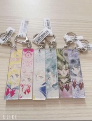 罕有絕版美少女戰士25週年日本六本木原畫會展原畫亞膠力吊牌匙扣鎖匙扣。購自 代購東京日本限定美少女戰士 天王遙海王星美智流土萌瑩豆丁多月野兔Sailor Moon倩妮迪公主金星愛野美奈子火星火野麗木星