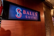 是隆巴里套房飯店Bally Suite Silom