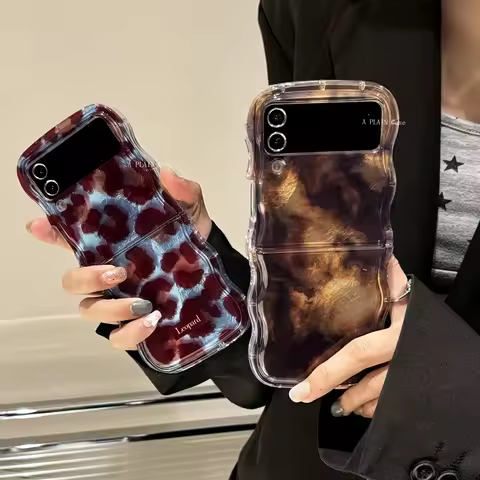 Vintage Amber Leopard Print Pattern Case For Galaxy Z Flip 6 Z Flip 5 Z Flip3 ZFlip 4 5G Glacier Gli