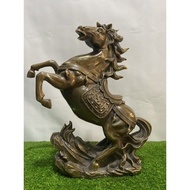 Bronze horse statue