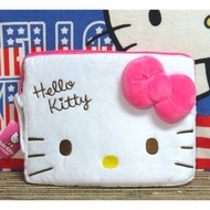三麗鷗 正版授權 Hello Kitty 絨毛平板收納袋 小筆電 平板 收納包 大頭 10吋 萬用包 置物包 平版包 筆電包 KT 凱蒂貓