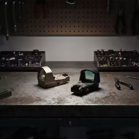 LP DP Pro High-end Red Dot Tactical 2.5 MOA Reflex Sight Fit 20mm Riflescope Hunting Collimator Scop