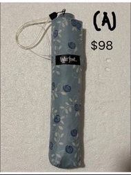 (A)Waterfront 雨傘 ($98；$150）；（B) TVB 雨傘（$68）；（C) 日本 ”because” 繡花雨傘（$238）