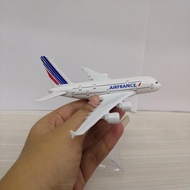 โมเดลเครื่องบิน AIRBUS A380 ทำจากเหล็ก สัดส่วน 1:400 ประตู(FRANCE)