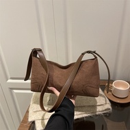 2025 Rekaan Niche Amerika Baharu Mewah Fesyen Vintaj Matte Kulit Lembut Beg Ketiak Bikers Sejuk Beg 