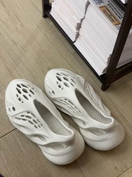 Adidas Yeezy Foam Runner "Sand" 沙色洞洞鞋
