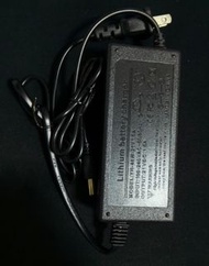 18~21v 鋰電池充電器。