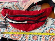 Tommy Hilfiger 腰包
