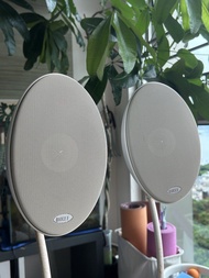 KEF  Egg E301