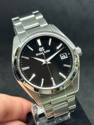 二手中古 GRAND SEIKO 精工 Heritage Collection 經典黑面石英款⚫️SBGV223 9F82石英機芯 藍寶石水晶 40mm 生活防水100M  狀態: 非常好, Fullset(2020), 不合完美主義者 價錢: $10800 歡迎 買賣 / 換錶 / 寄賣 查詢 📩