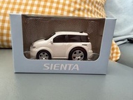 1:30 Toyota Sienta 尾期 豐田原廠 回力車 白色