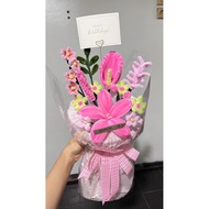 Wire feather bouquet | Piper Cleaner Bouquet | Ploom Bouquet