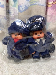💯New全新日本版🇯🇵約2002年出品Monchhichi空中小姐👩🏻‍✈️➕飛機師🧑🏻‍✈️小毛公仔🧸附：空姐帽🪖及空姐手袋🧳絕版：好靚/斷捨離/古董/珍藏品」FA Flight Attendant