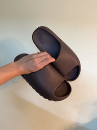Adidas Yeezy Slide 拖鞋