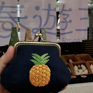 金鑽鳳梨旺萊口金錢包 (純手工刺繡)