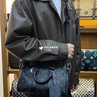 Lv黑武士Keepall25 芯片款 銀扣 25*14*10 99新肩帶塵袋