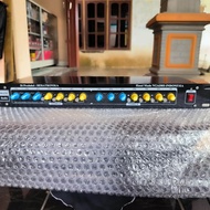 Crossover Aktif 4 Way Sistem State Variable Frekuensi Sub Rendah Halus