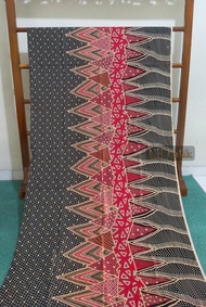 KAIN BATIK PREMIUM Bahan Katun Halus Warna HItam Kombinasi Merah Muda Pink Jarik Jarit Samping Kebat