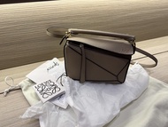 Loewe Puzzle Mini 手袋 (sand)